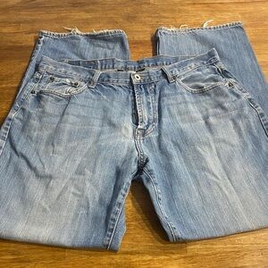 Lucky Brand men’s Light Blue Relaxed Jeans  36